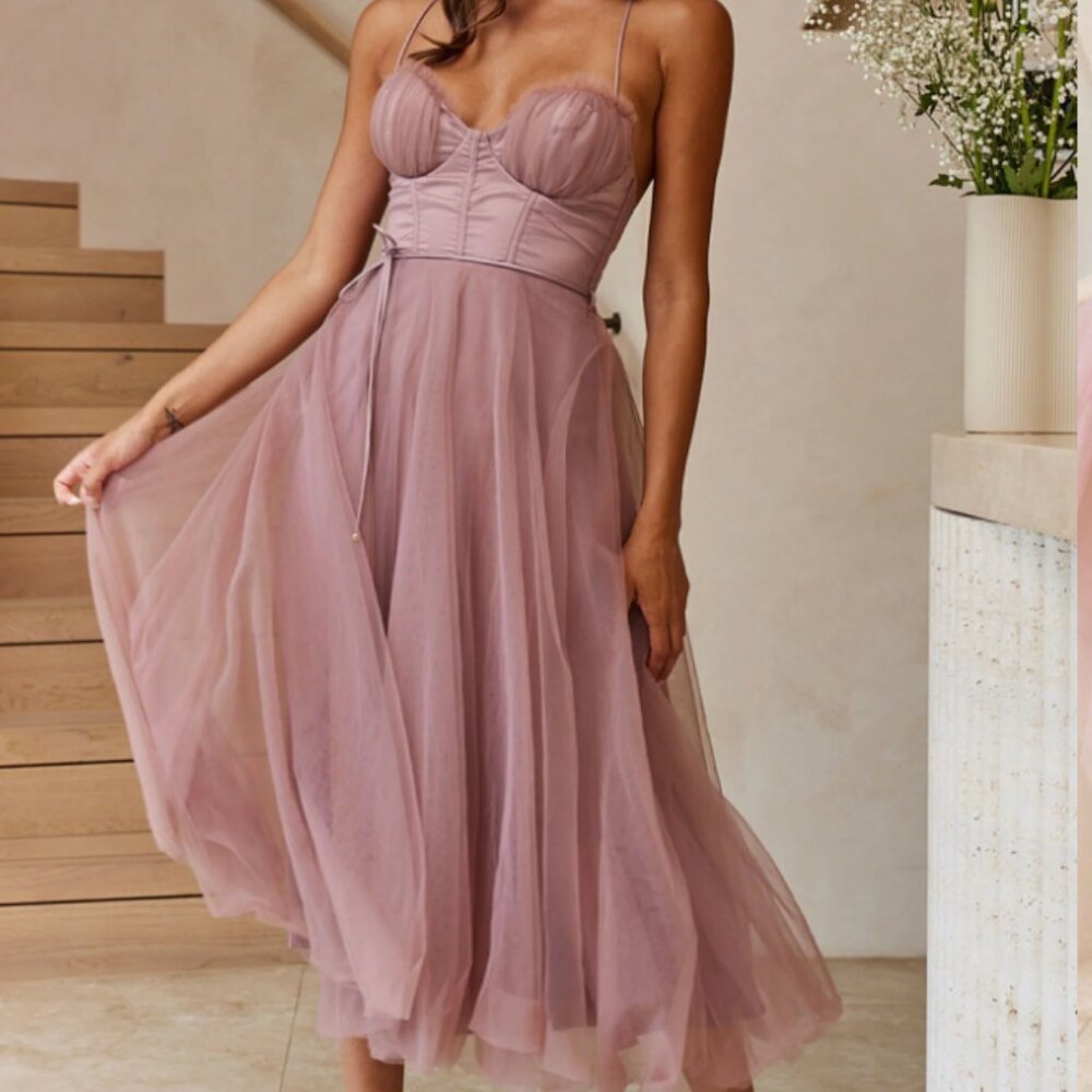Selfie Leslie Smitten Sweetheart Neckline Chiffon Midi Dress Rose